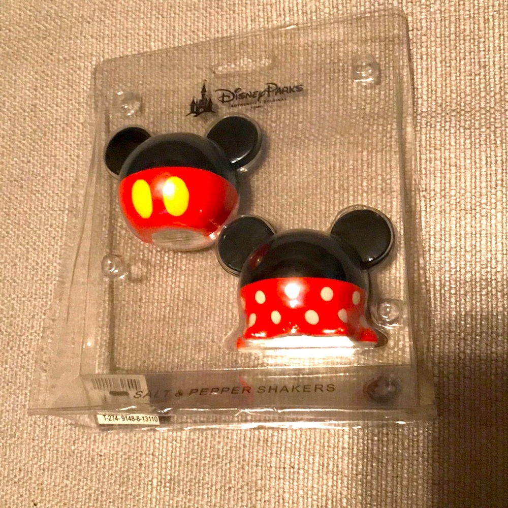 Authentic Disneyland Mickey Mouse Salt & Pepper Porcelain shakers